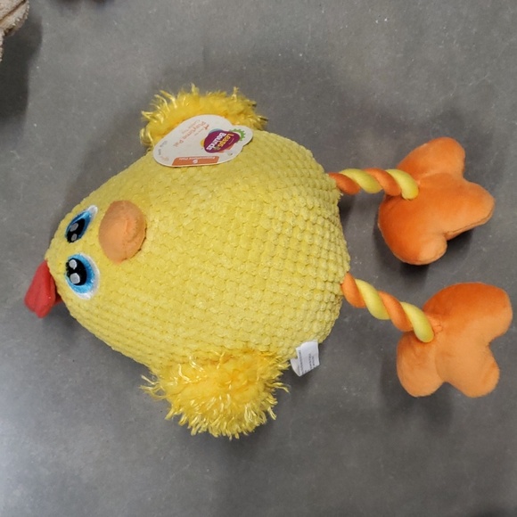 3 L-XL Plush Toys and 1 Kong Wubba - Picture 4 of 5